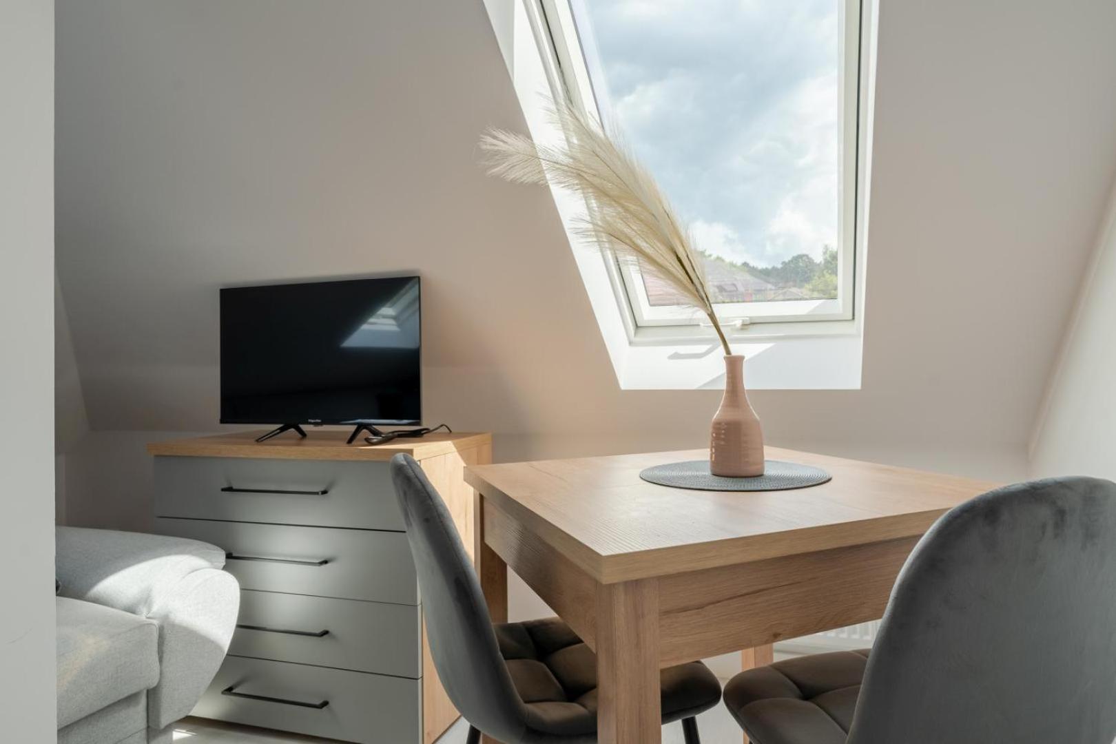 Apartamenty Ok'S - Blisko Centrum W Pelni Wyposazone - By Spaceapart เยเลเนียกูรา ภายนอก รูปภาพ
