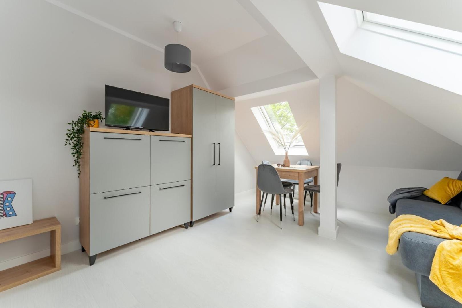 Apartamenty Ok'S - Blisko Centrum W Pelni Wyposazone - By Spaceapart เยเลเนียกูรา ภายนอก รูปภาพ