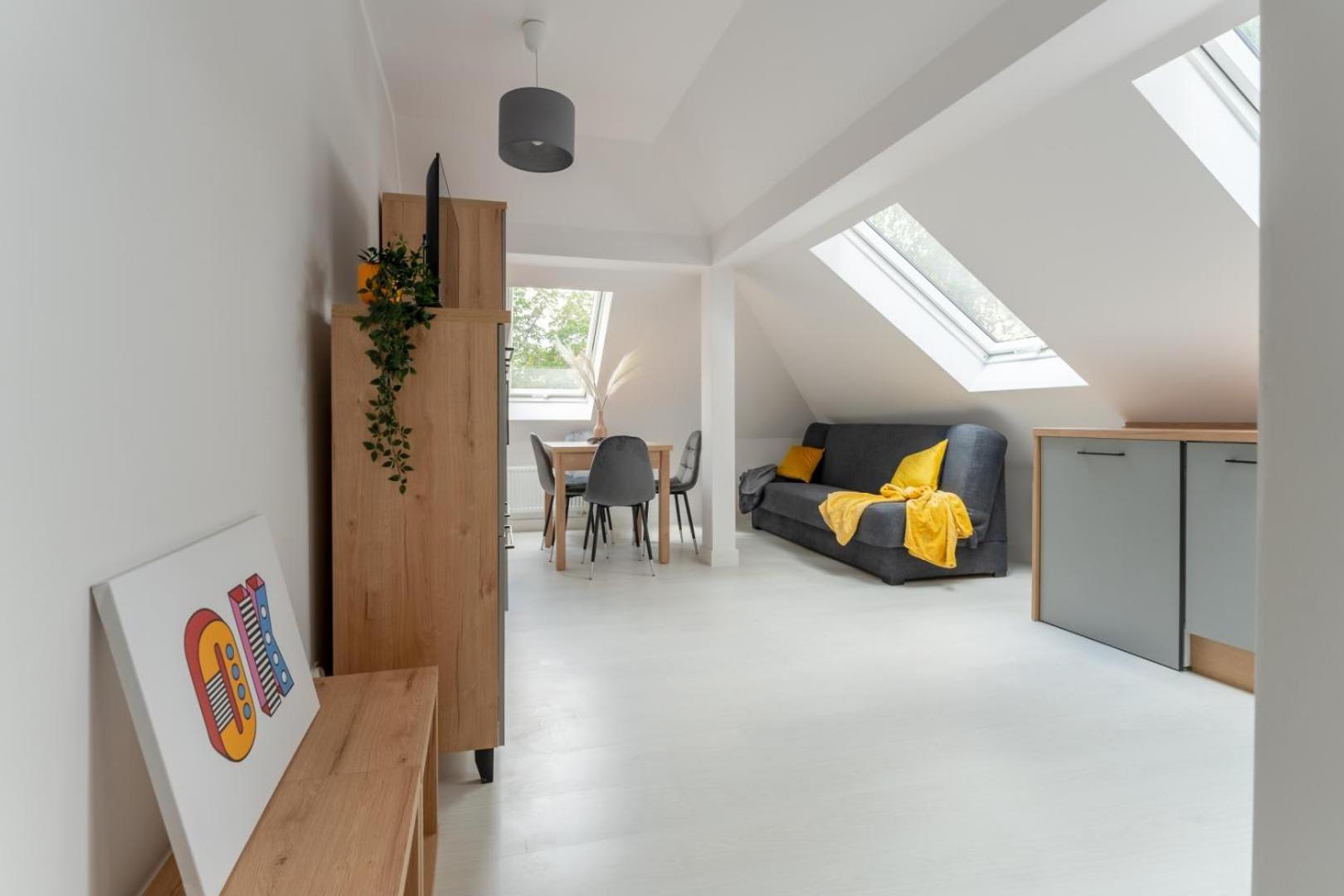Apartamenty Ok'S - Blisko Centrum W Pelni Wyposazone - By Spaceapart เยเลเนียกูรา ภายนอก รูปภาพ