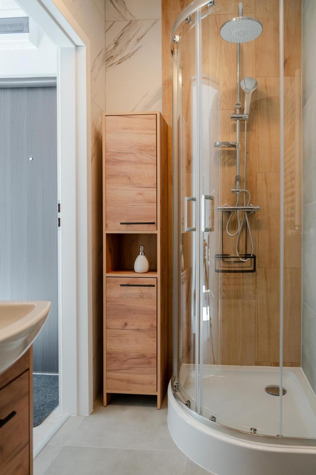 Apartamenty Ok'S - Blisko Centrum W Pelni Wyposazone - By Spaceapart เยเลเนียกูรา ภายนอก รูปภาพ