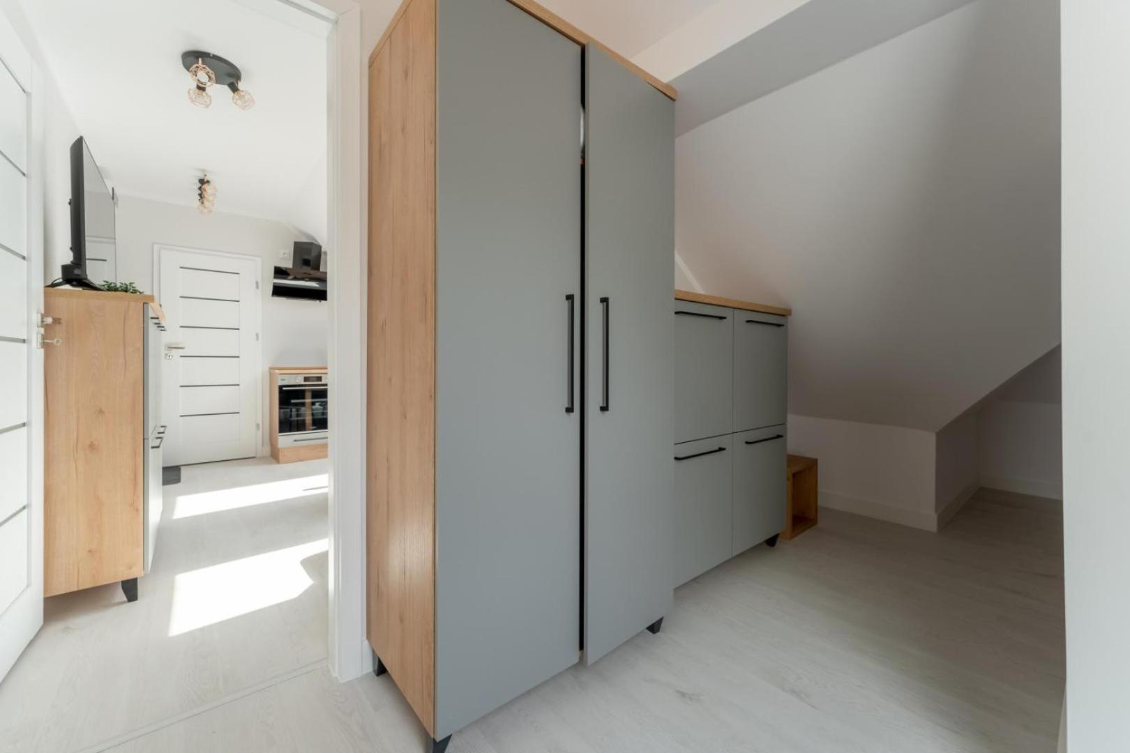 Apartamenty Ok'S - Blisko Centrum W Pelni Wyposazone - By Spaceapart เยเลเนียกูรา ภายนอก รูปภาพ